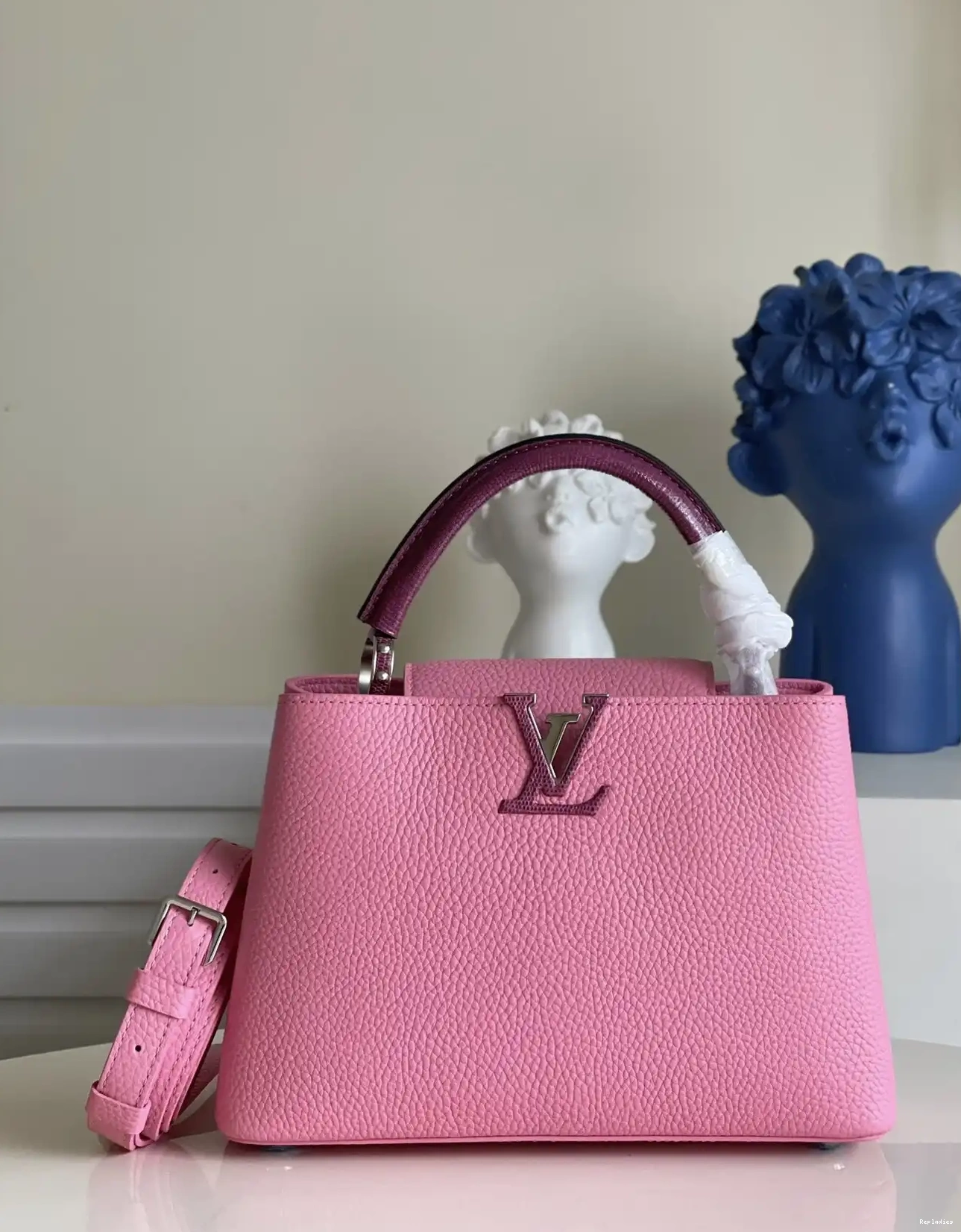 LOUIS CAPUCINES VUITTON BB 0621